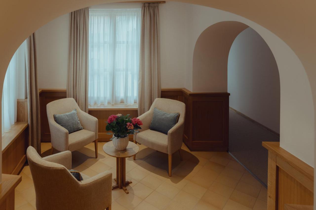 Brigaderos Hotel Brigadir Borsi Zewnętrze zdjęcie