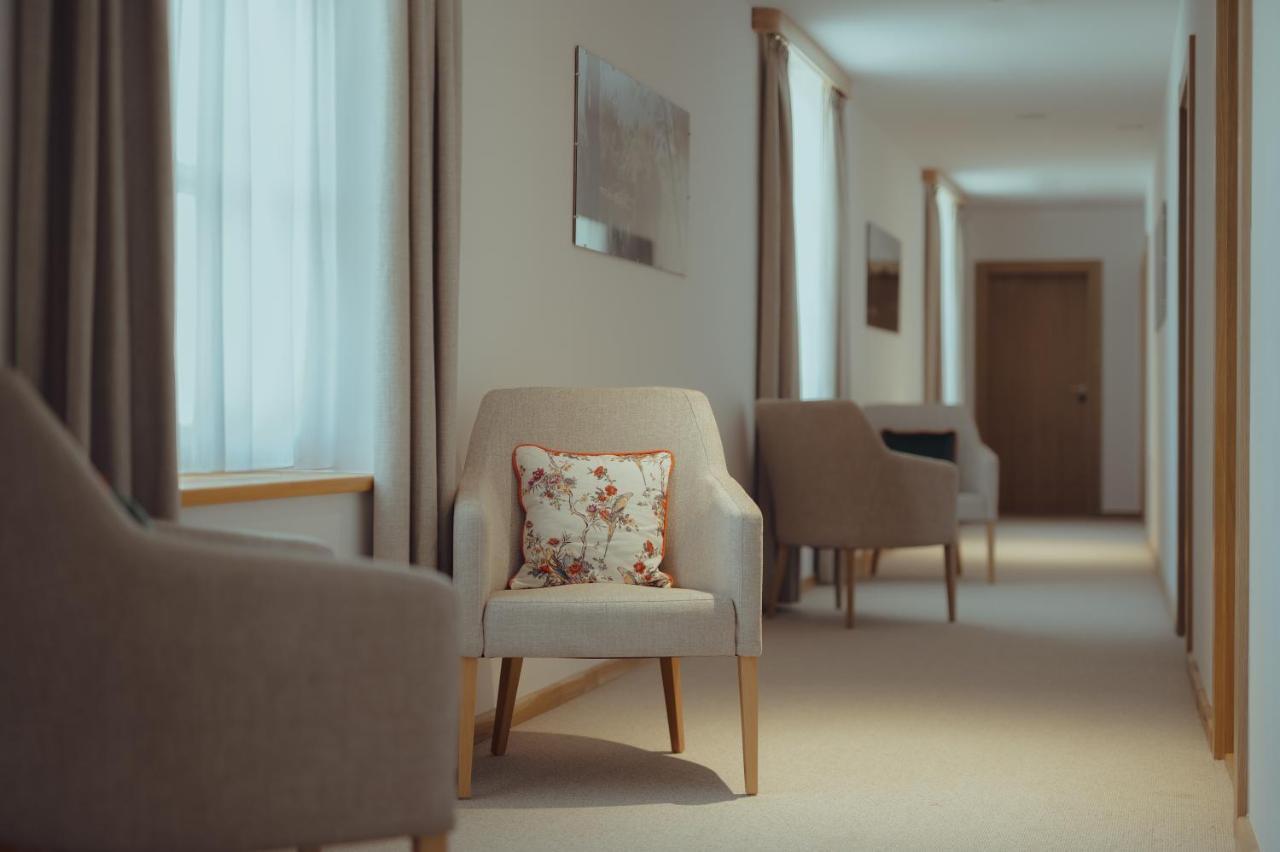 Brigaderos Hotel Brigadir Borsi Zewnętrze zdjęcie
