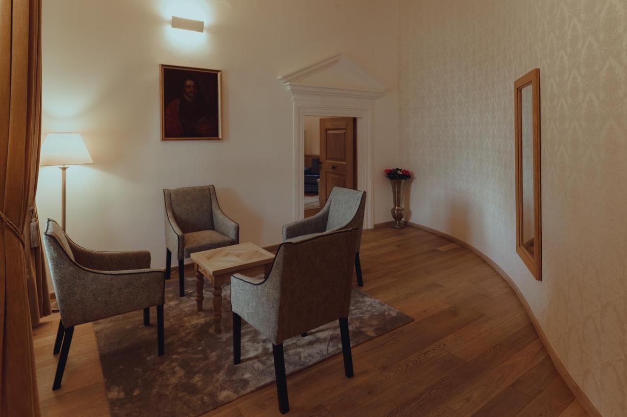 Brigaderos Hotel Brigadir Borsi Zewnętrze zdjęcie