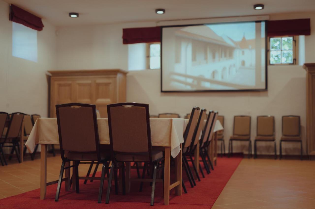 Brigaderos Hotel Brigadir Borsi Zewnętrze zdjęcie