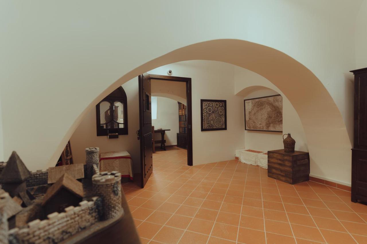Brigaderos Hotel Brigadir Borsi Zewnętrze zdjęcie