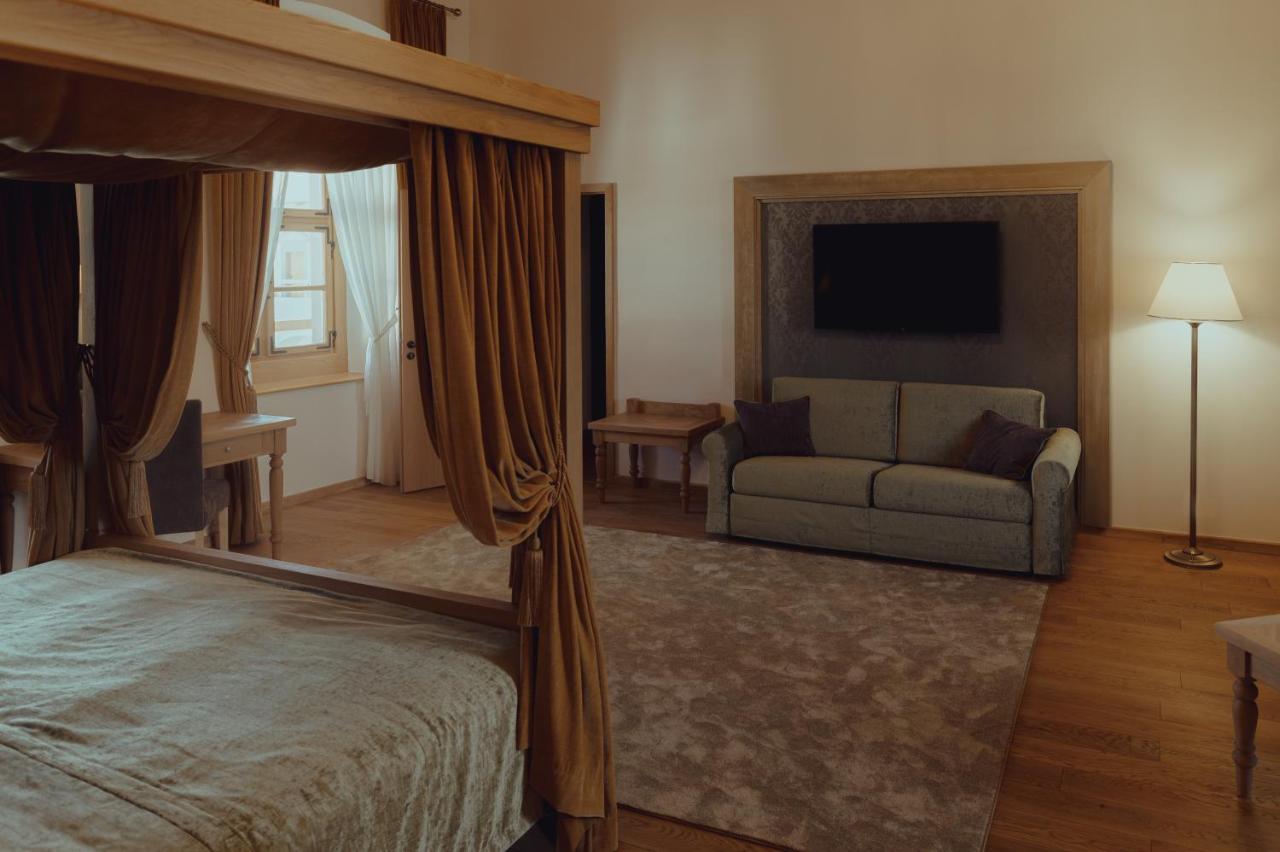 Brigaderos Hotel Brigadir Borsi Zewnętrze zdjęcie