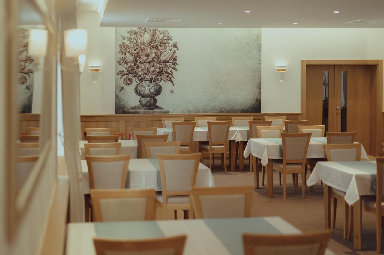 Brigaderos Hotel Brigadir Borsi Zewnętrze zdjęcie
