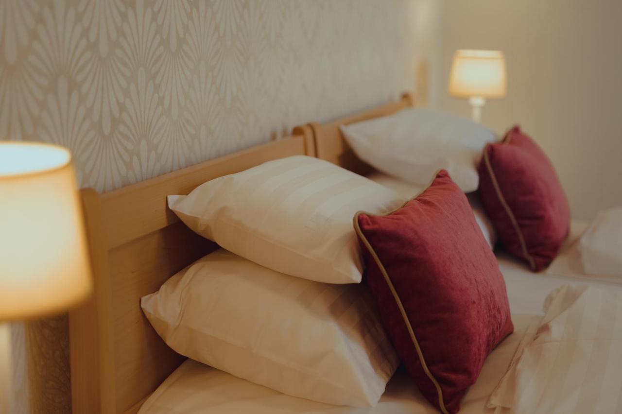Brigaderos Hotel Brigadir Borsi Zewnętrze zdjęcie