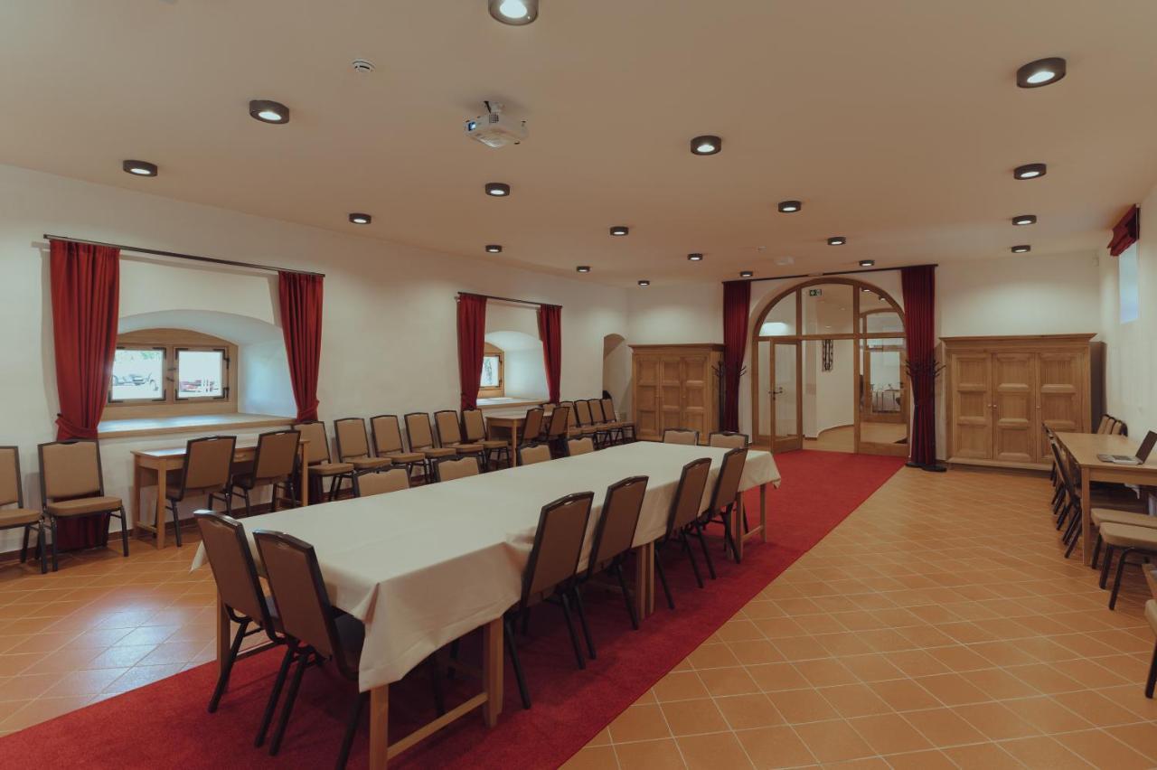 Brigaderos Hotel Brigadir Borsi Zewnętrze zdjęcie
