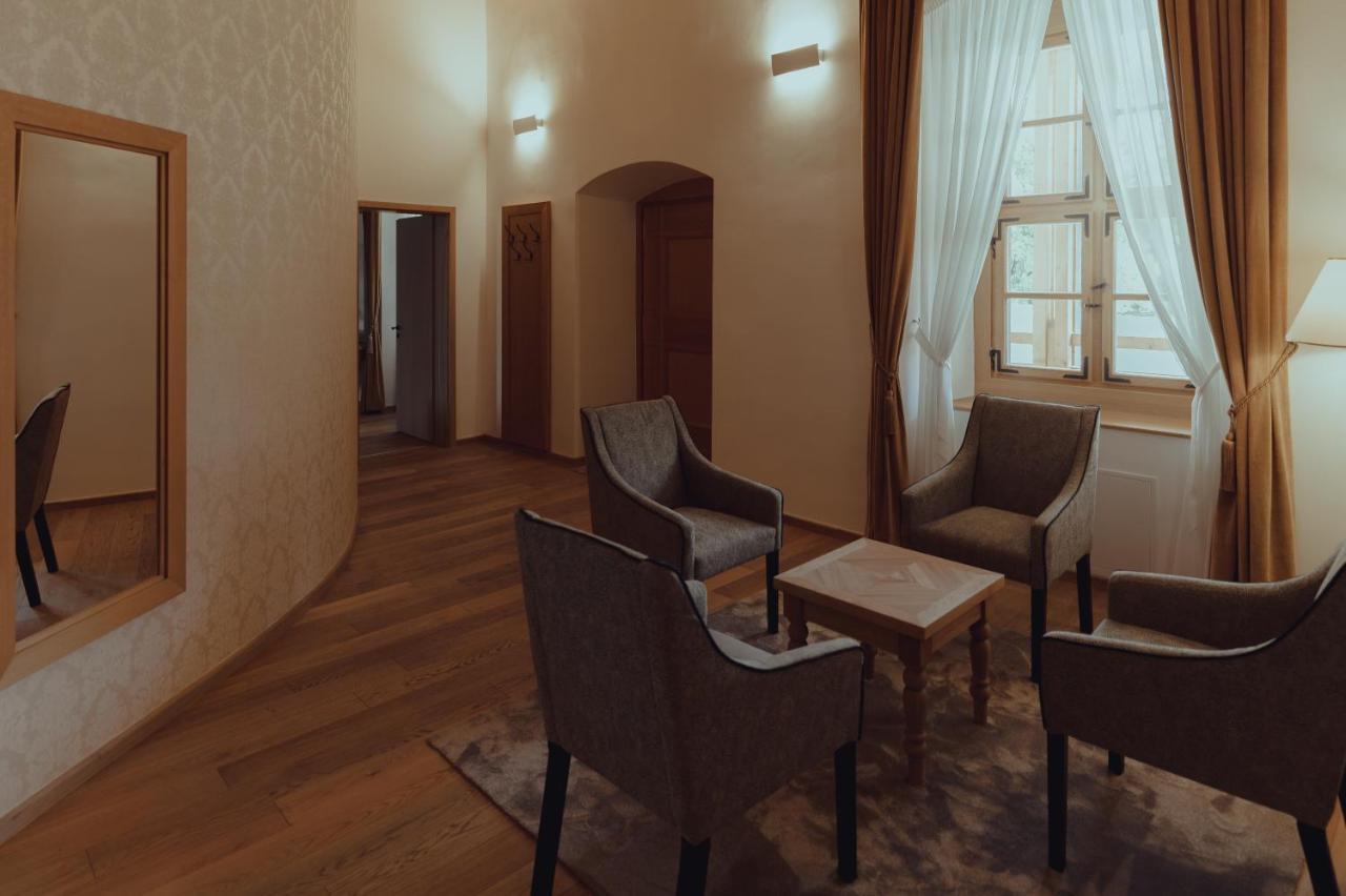 Brigaderos Hotel Brigadir Borsi Zewnętrze zdjęcie