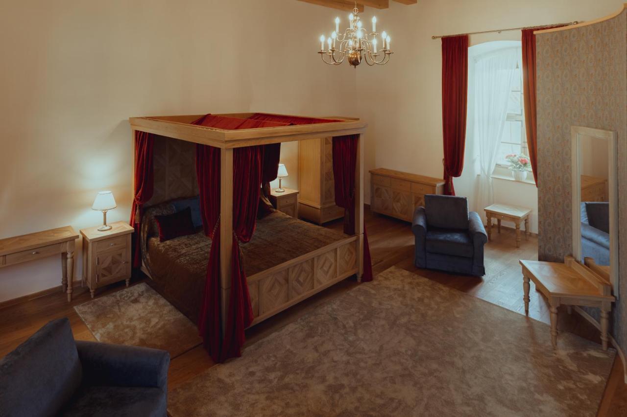 Brigaderos Hotel Brigadir Borsi Zewnętrze zdjęcie