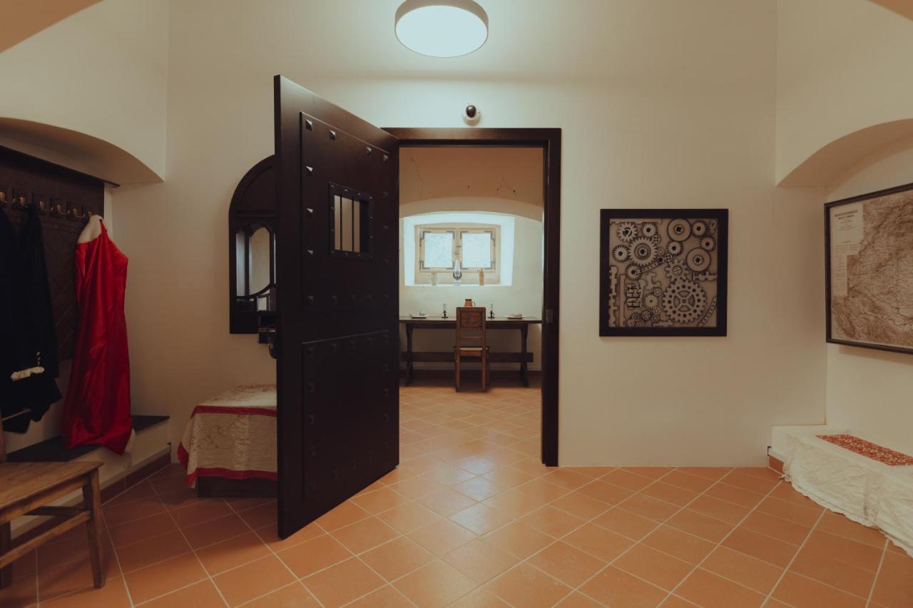 Brigaderos Hotel Brigadir Borsi Zewnętrze zdjęcie