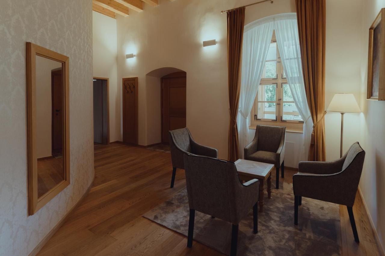 Brigaderos Hotel Brigadir Borsi Zewnętrze zdjęcie
