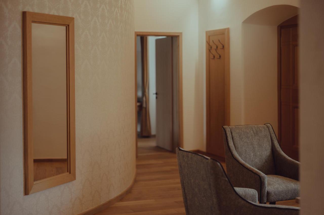 Brigaderos Hotel Brigadir Borsi Zewnętrze zdjęcie